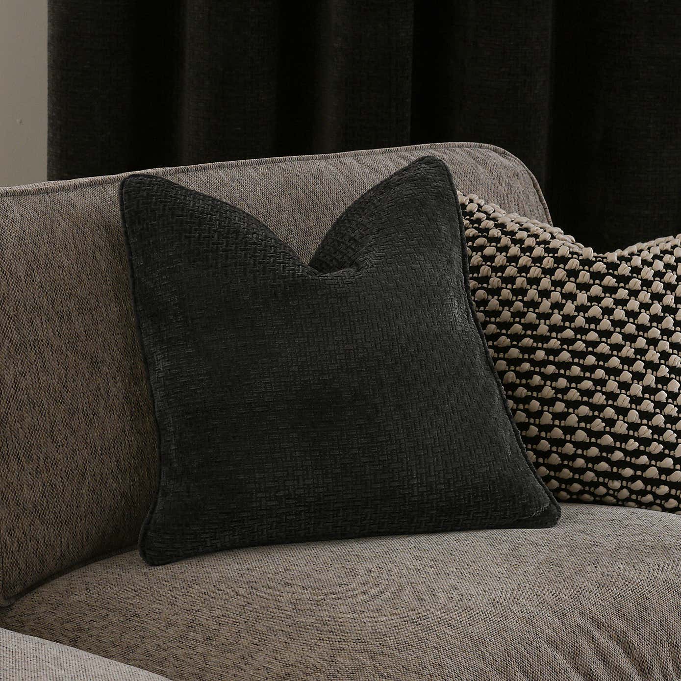 Carousel zoom image position 1 of 2