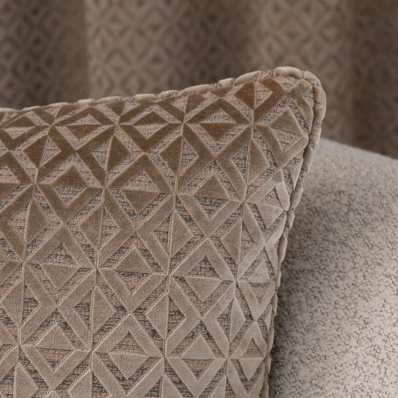 Carousel navigation image position 2 of 3