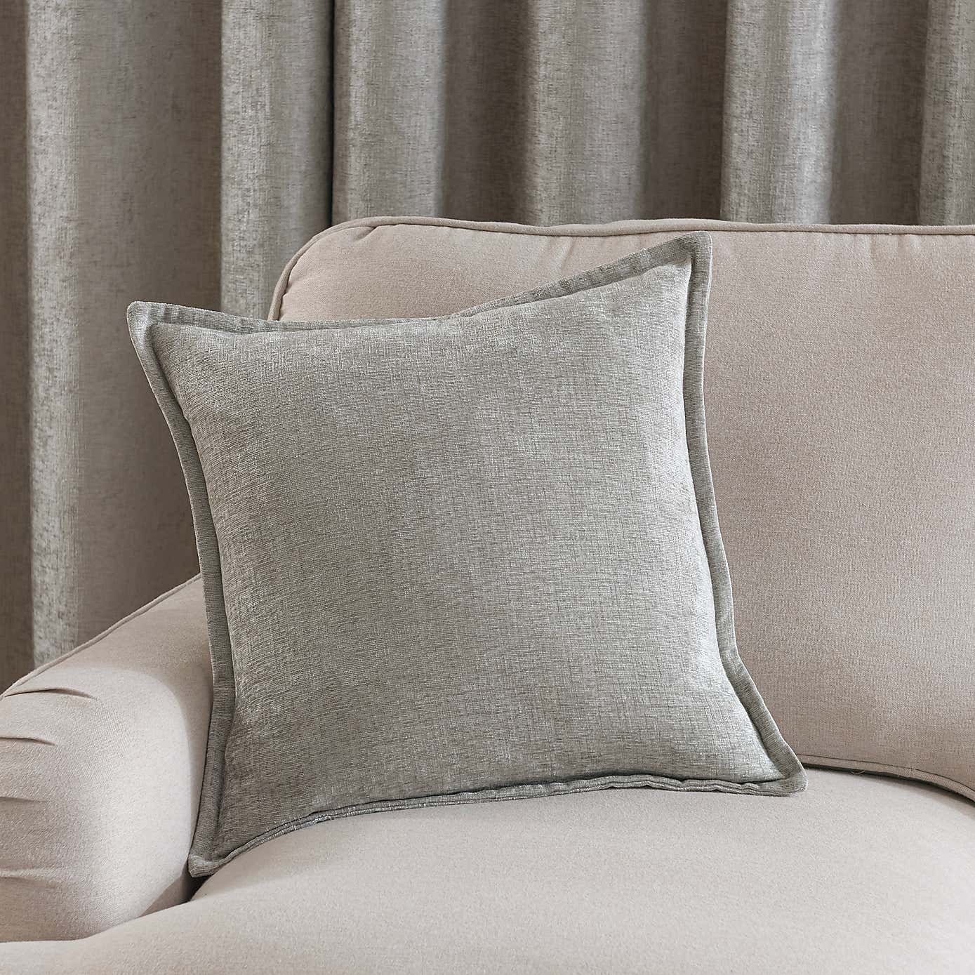 Carousel zoom image position 1 of 2