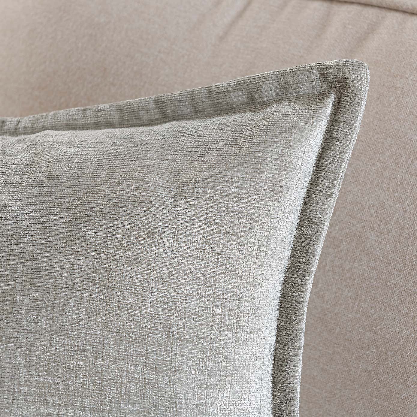 Carousel zoom image position 2 of 2