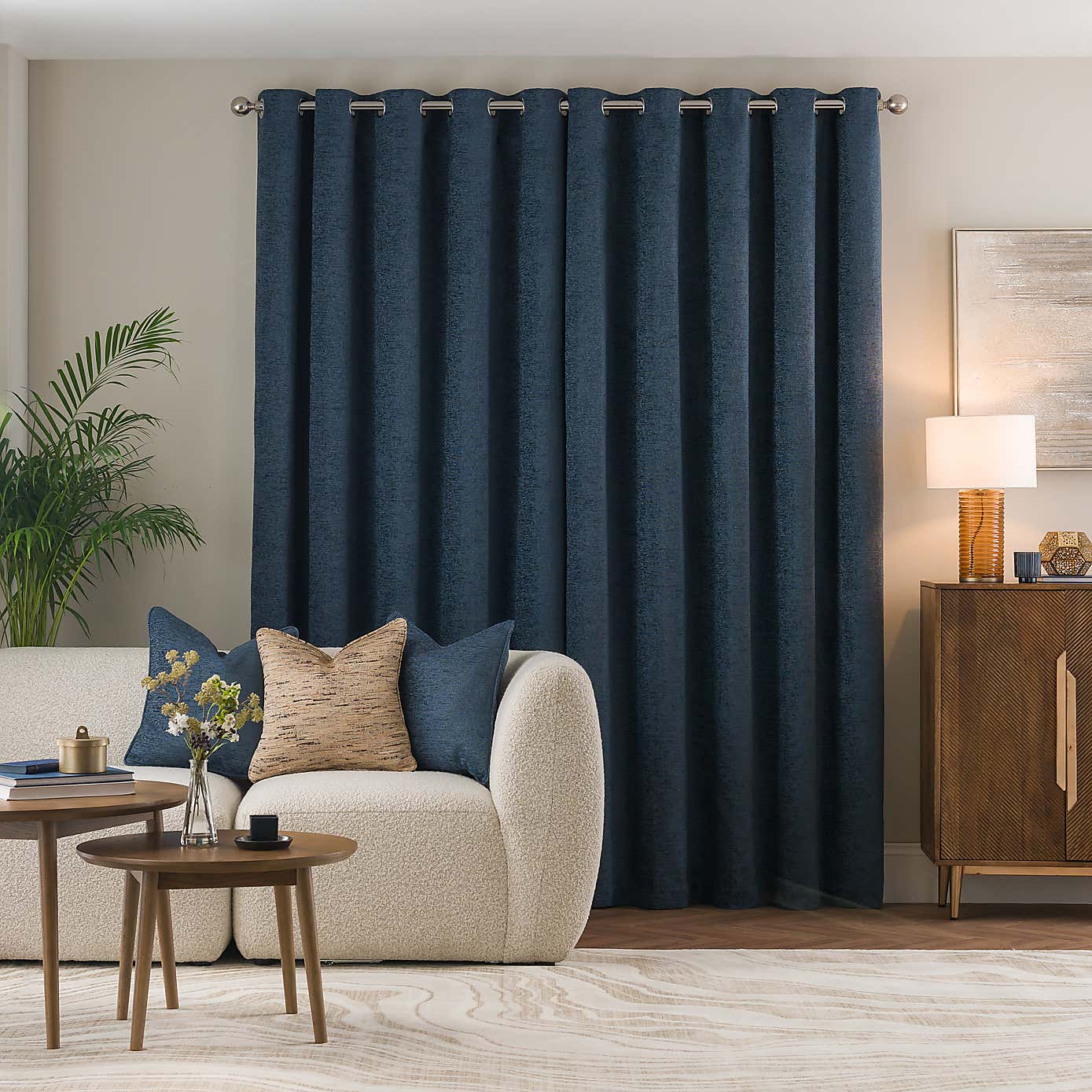 Carousel zoom image position 4 of 5