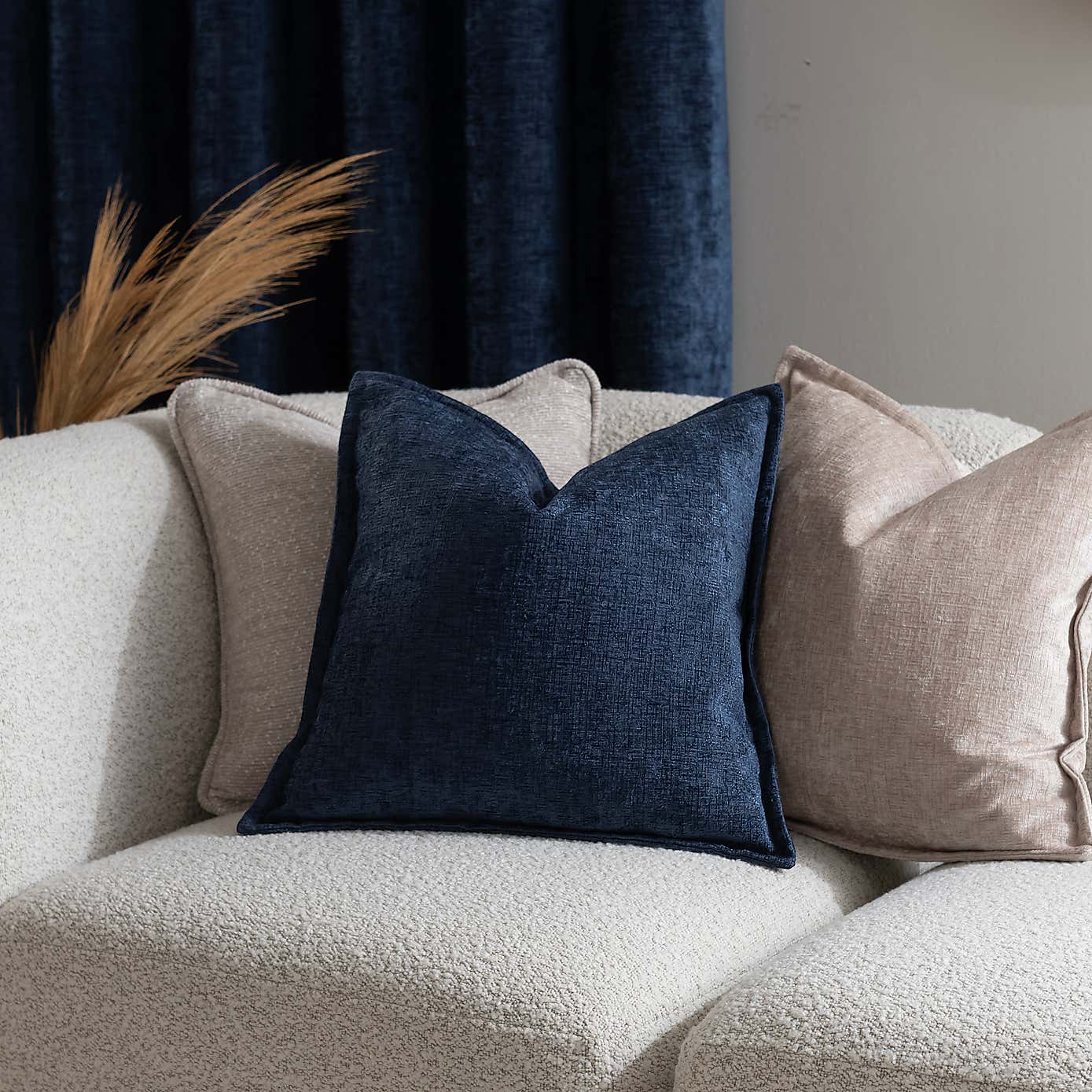 Carousel zoom image position 3 of 3