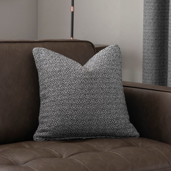 Ridley Cushion