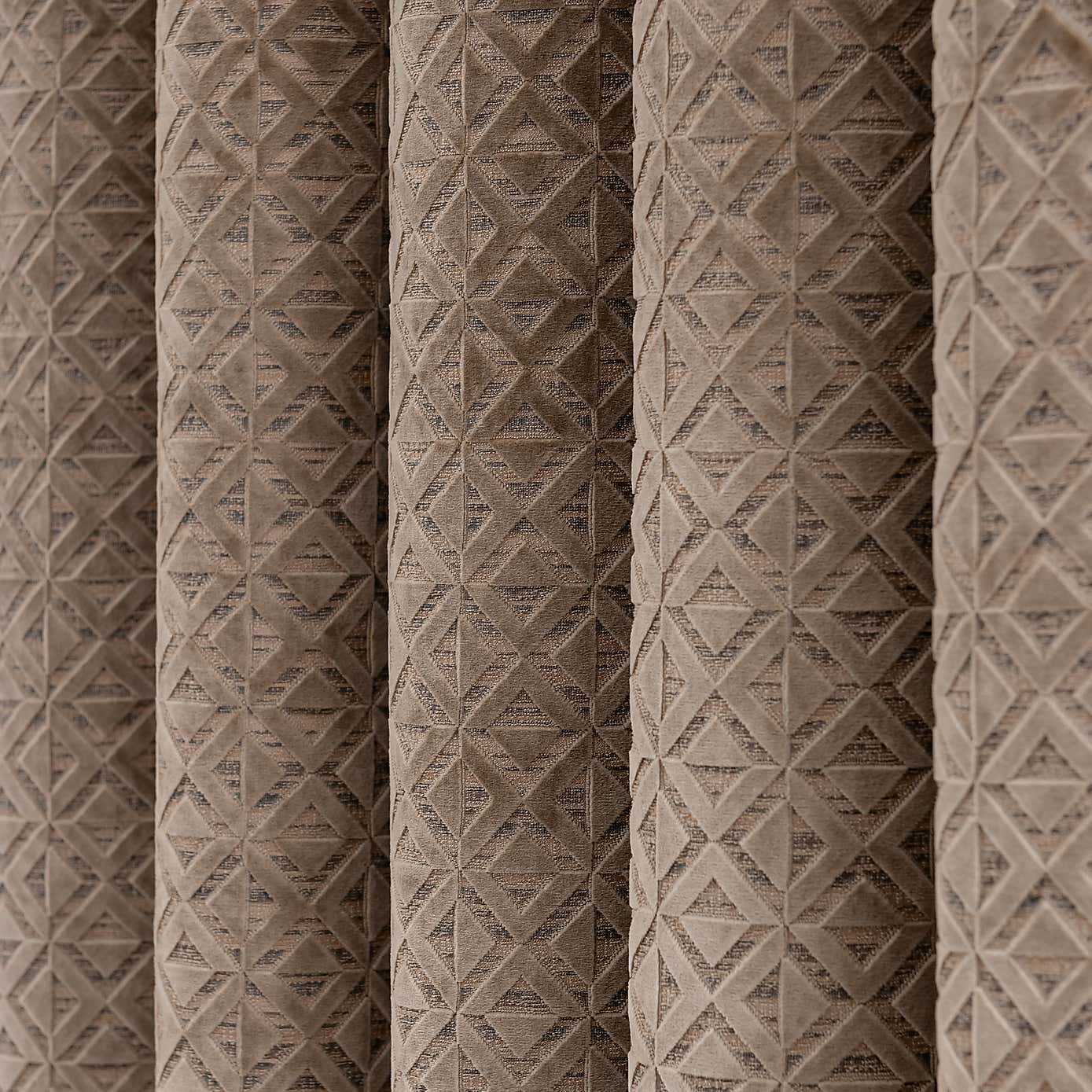 Carousel zoom image position 3 of 5