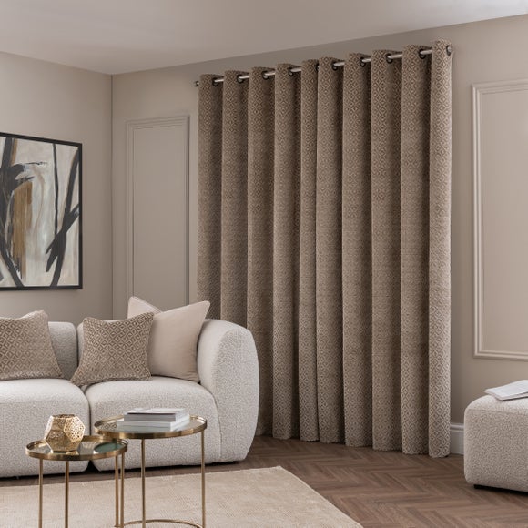 Carousel navigation image position 4 of 6