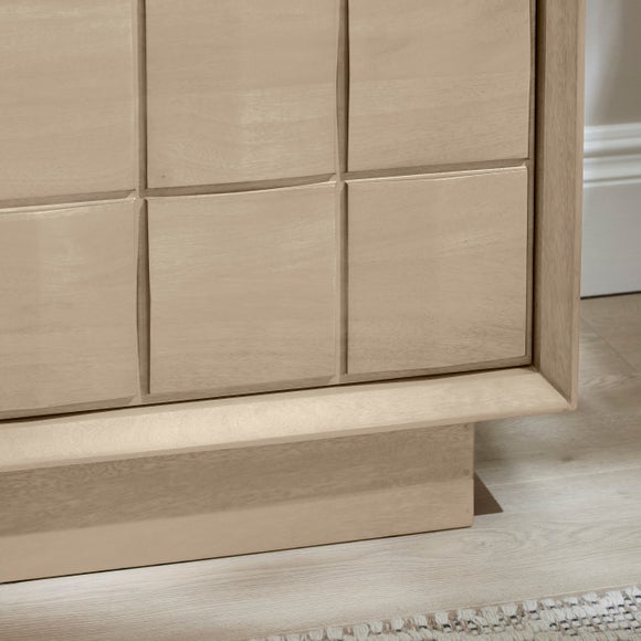 Carousel navigation image position 4 of 7