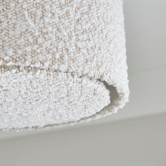 Carousel navigation image position 4 of 6