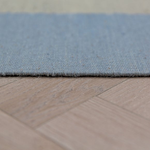 Carousel navigation image position 4 of 6