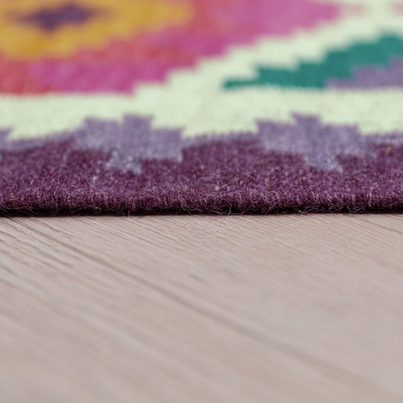 Carousel navigation image position 4 of 7