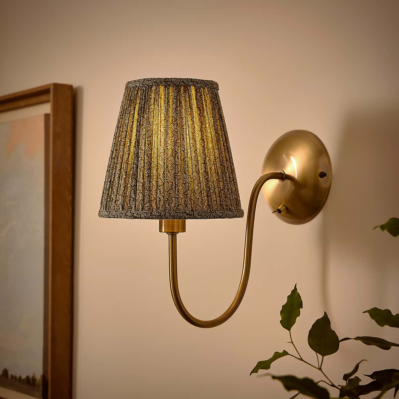 Carousel zoom image position 2 of 6