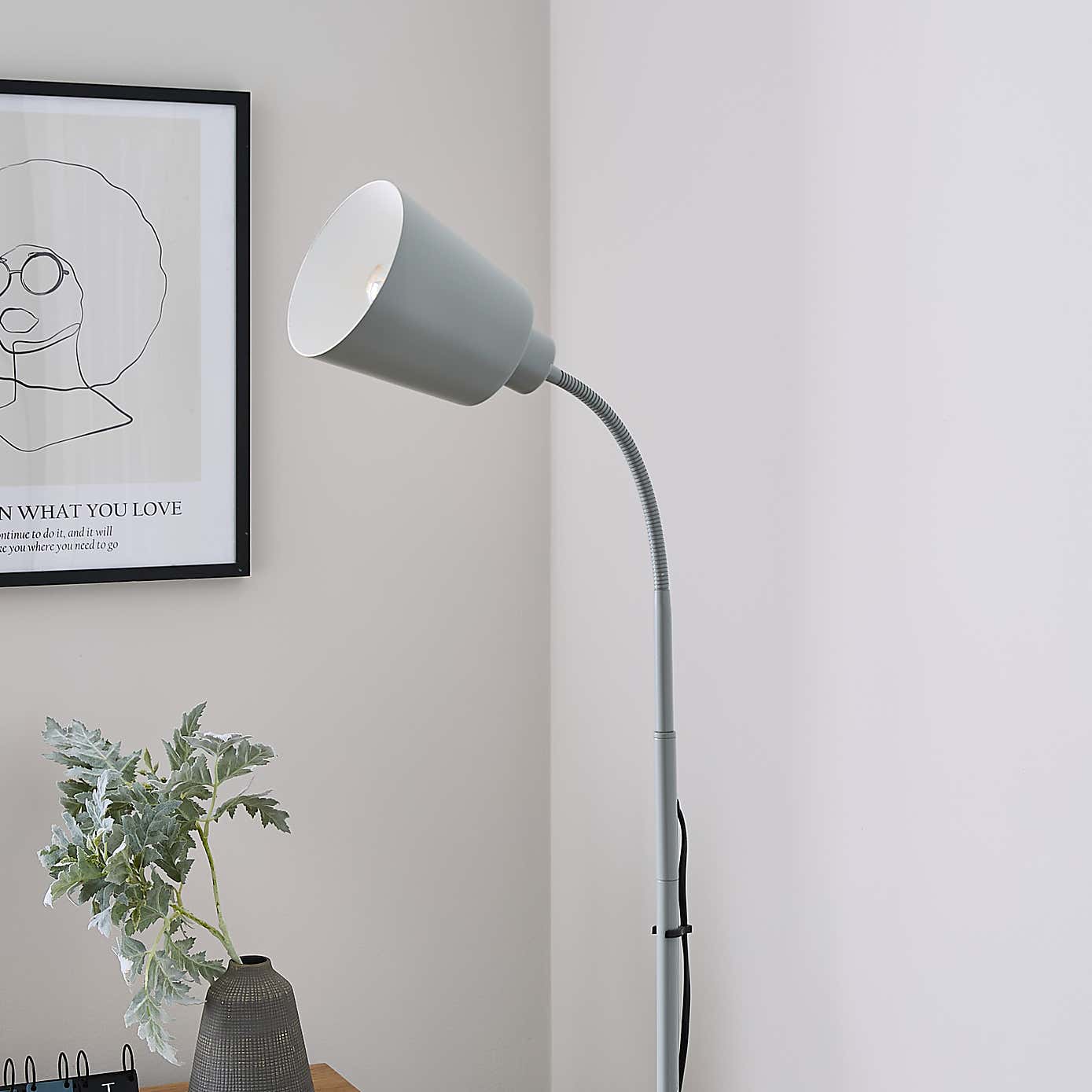 Carousel zoom image position 2 of 5