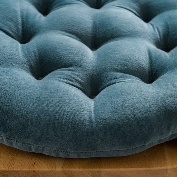 Carousel navigation image position 3 of 4