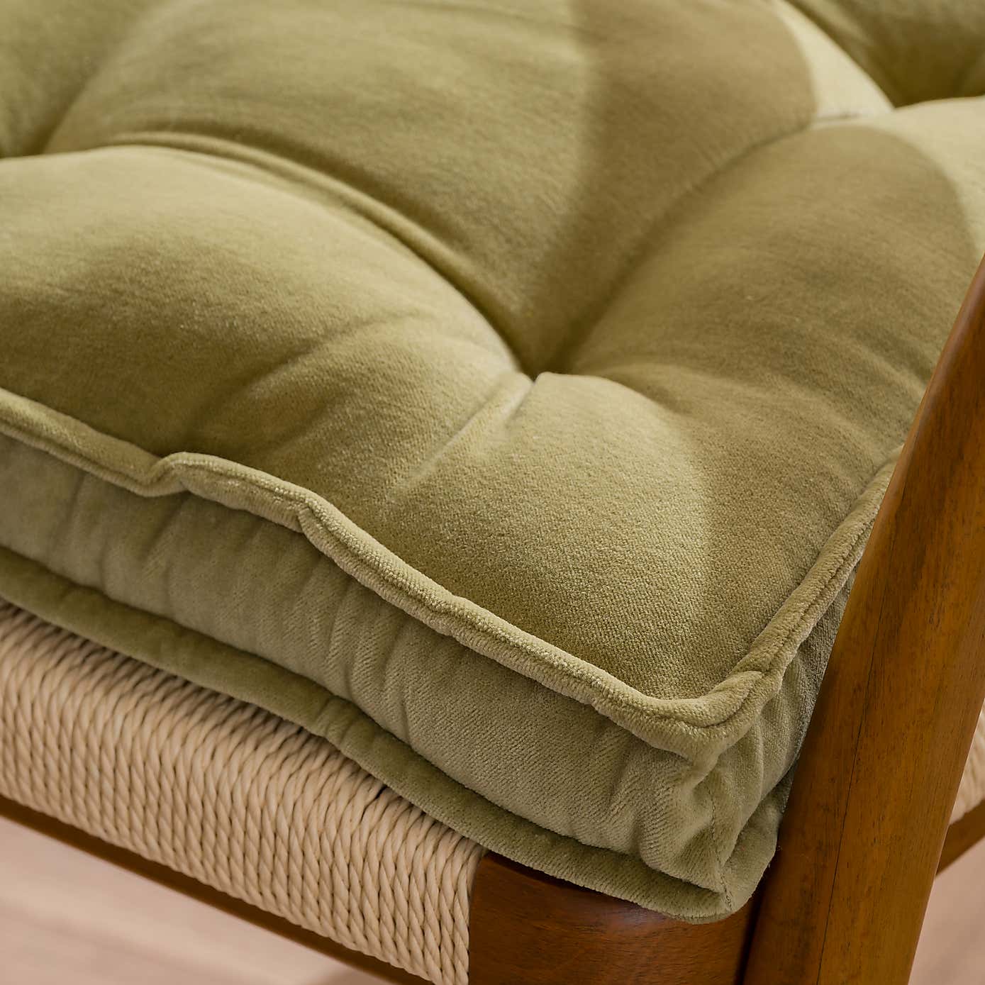 Carousel zoom image position 2 of 5