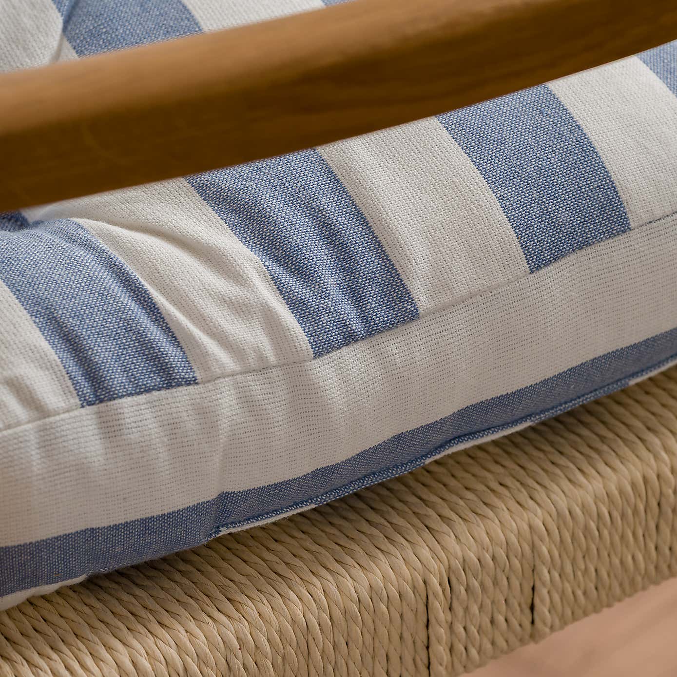 Carousel zoom image position 2 of 7