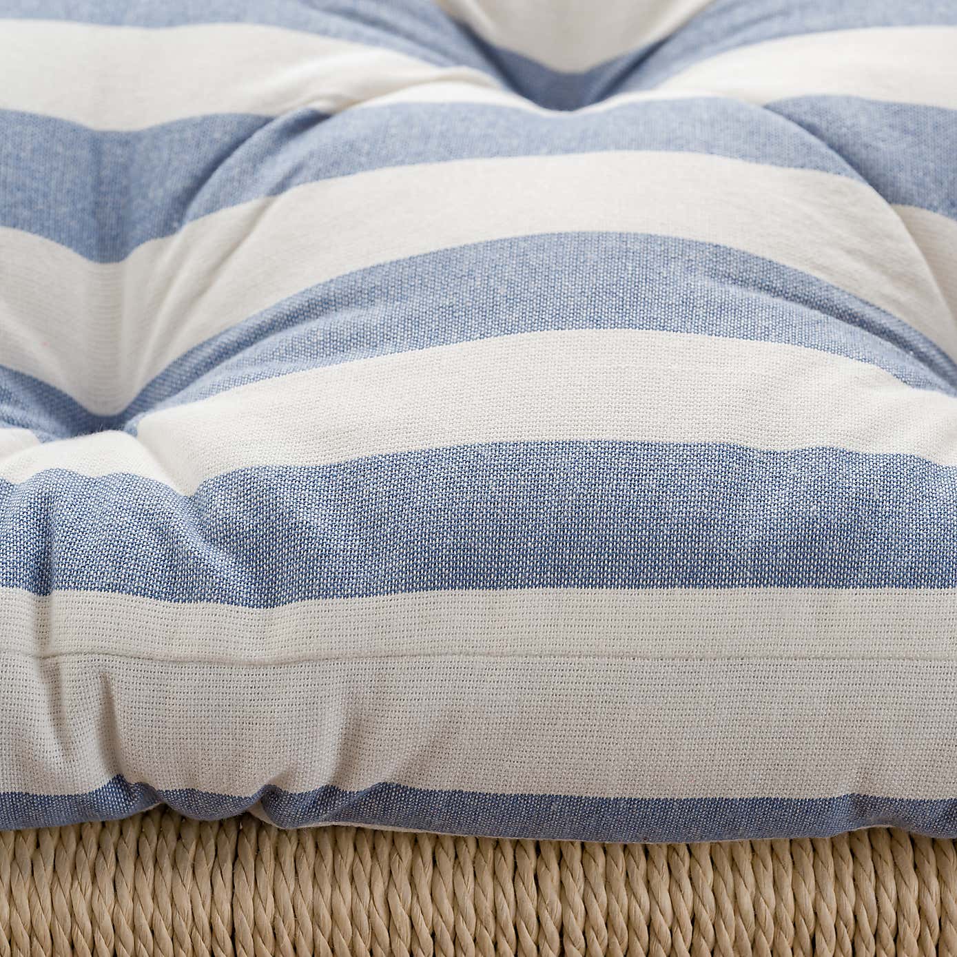 Carousel zoom image position 3 of 7