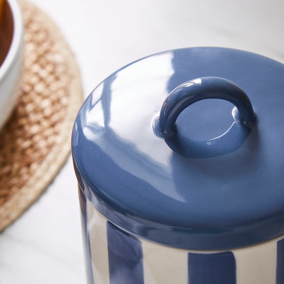 Carousel navigation image position 2 of 3