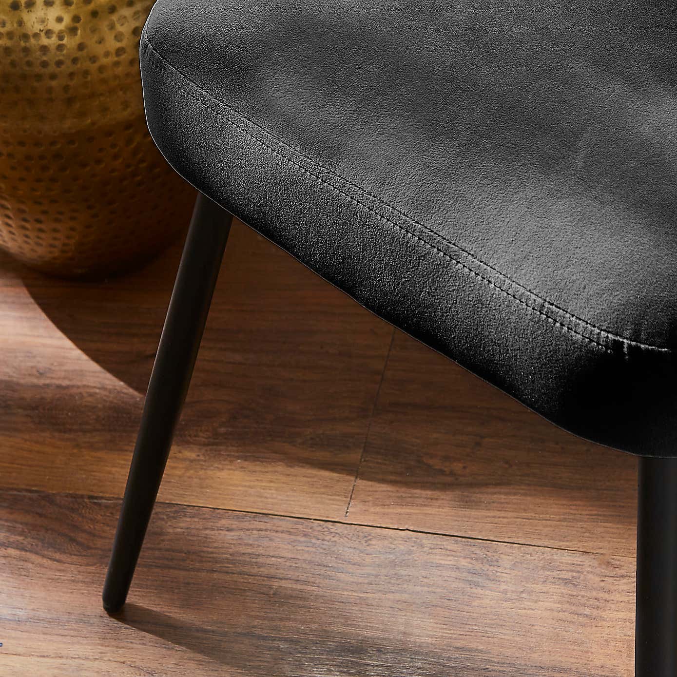 Carousel zoom image position 4 of 7