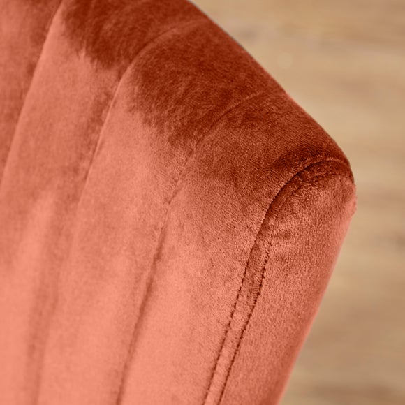 Carousel navigation image position 4 of 7