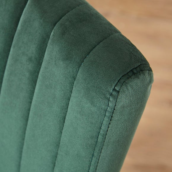 Carousel navigation image position 3 of 7