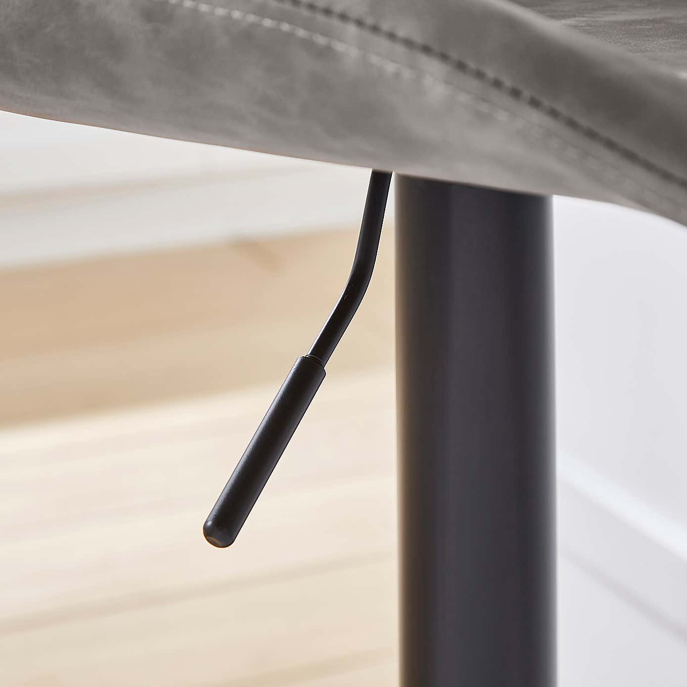 Carousel zoom image position 3 of 7