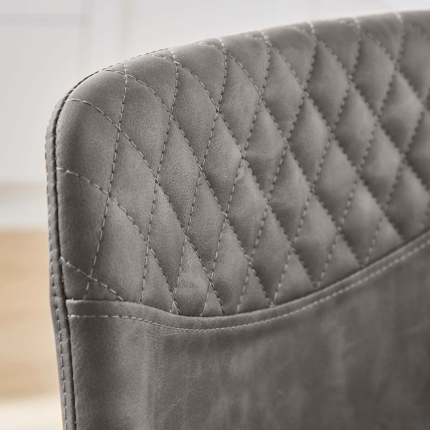 Carousel zoom image position 4 of 7