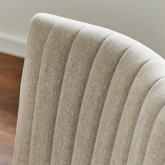 Carousel navigation image position 3 of 7