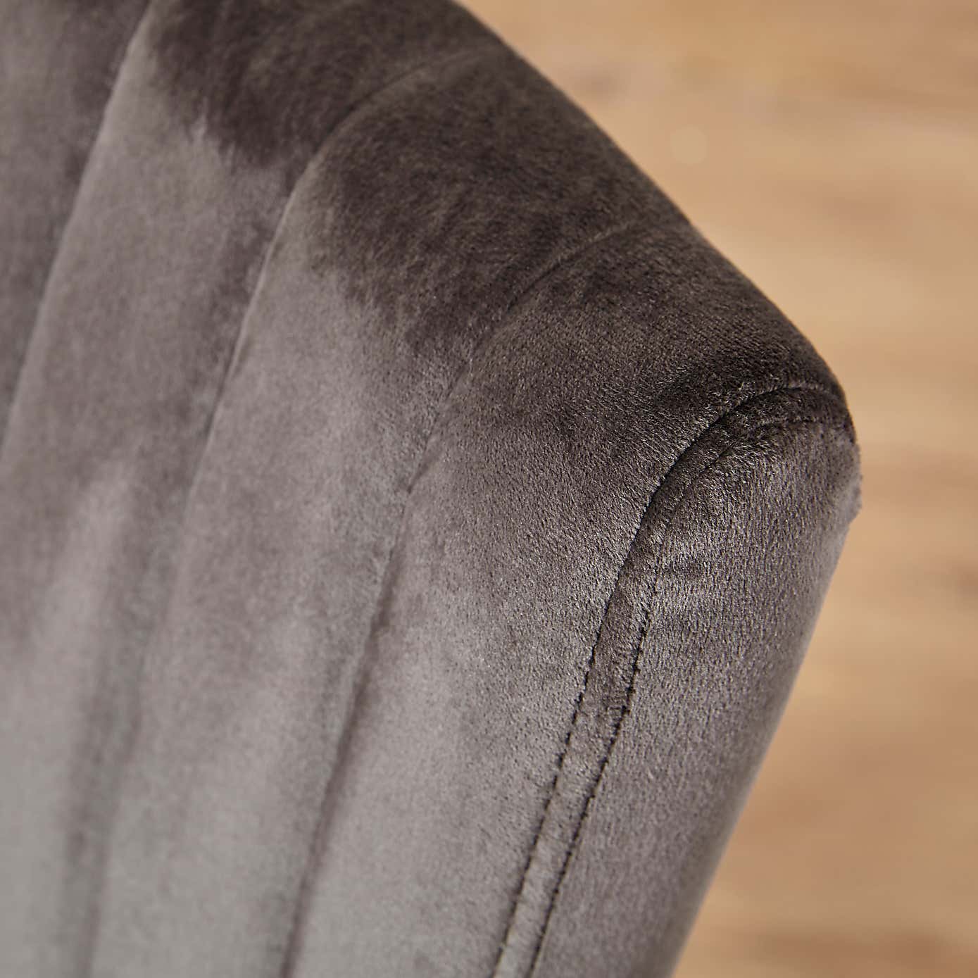 Carousel zoom image position 4 of 7