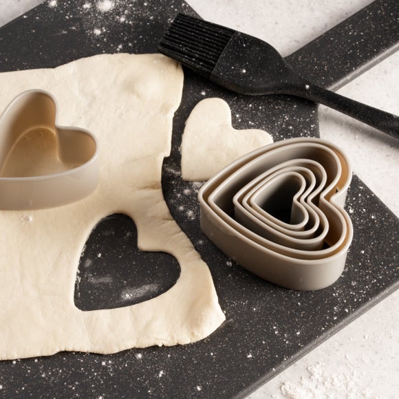 View Handy Kitchen Set Of 6 Heart Cutters View Handy Kitchen Set Of 6 Heart Cutters