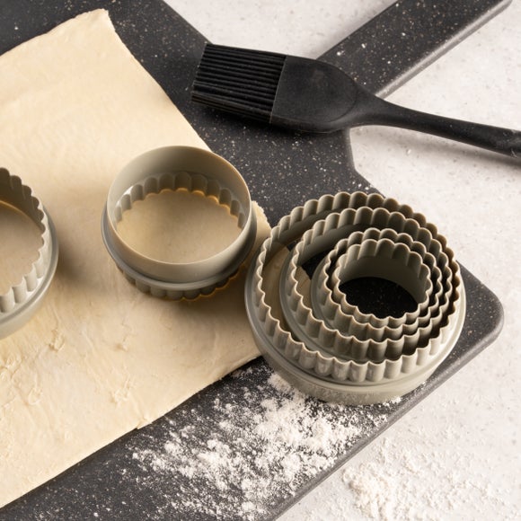 View Handy Kitchen Set Of 6 Circle Cutters View Handy Kitchen Set Of 6 Circle Cutters