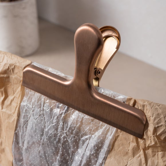 Carousel navigation image position 3 of 5