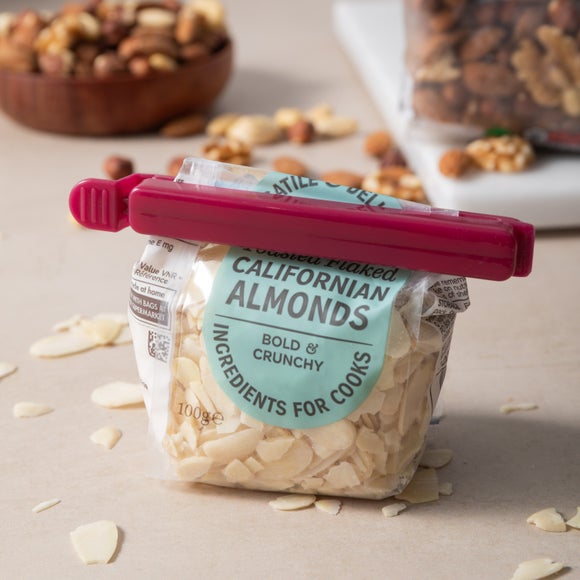 Carousel navigation image position 4 of 6