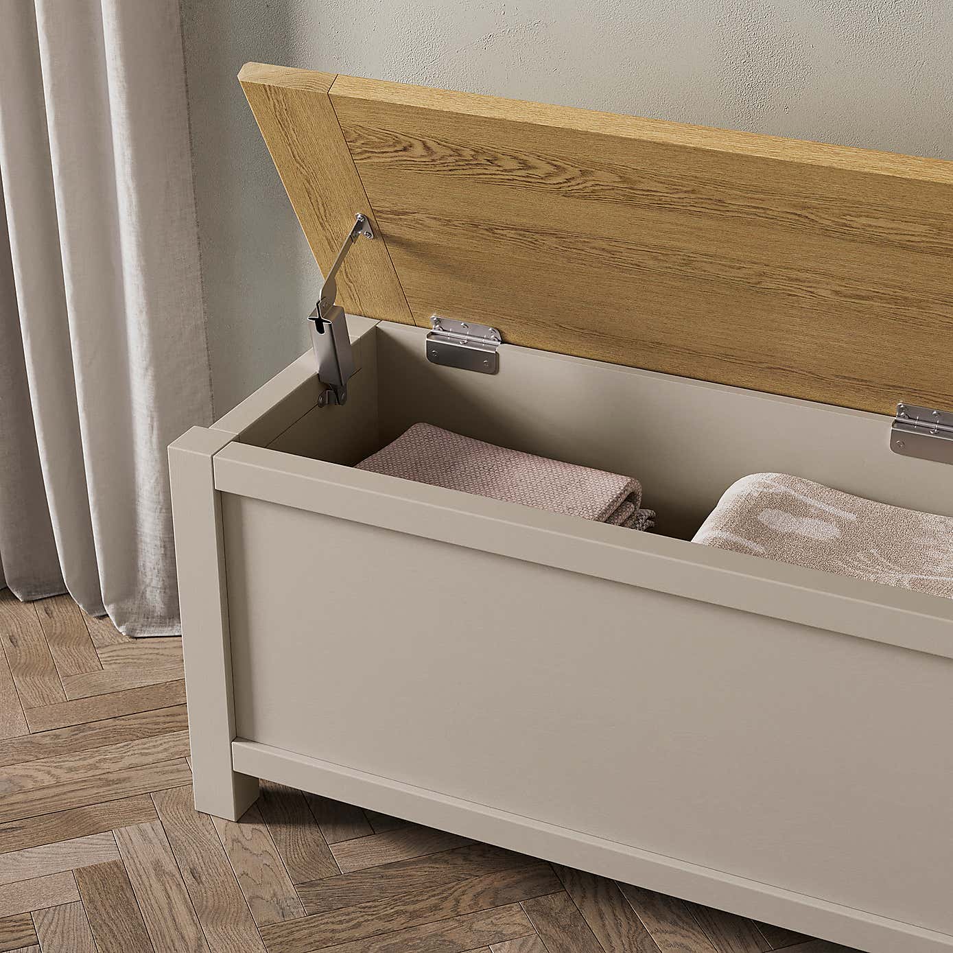 Carousel zoom image position 3 of 7