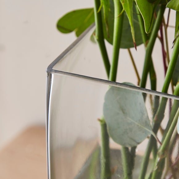 Carousel navigation image position 2 of 3