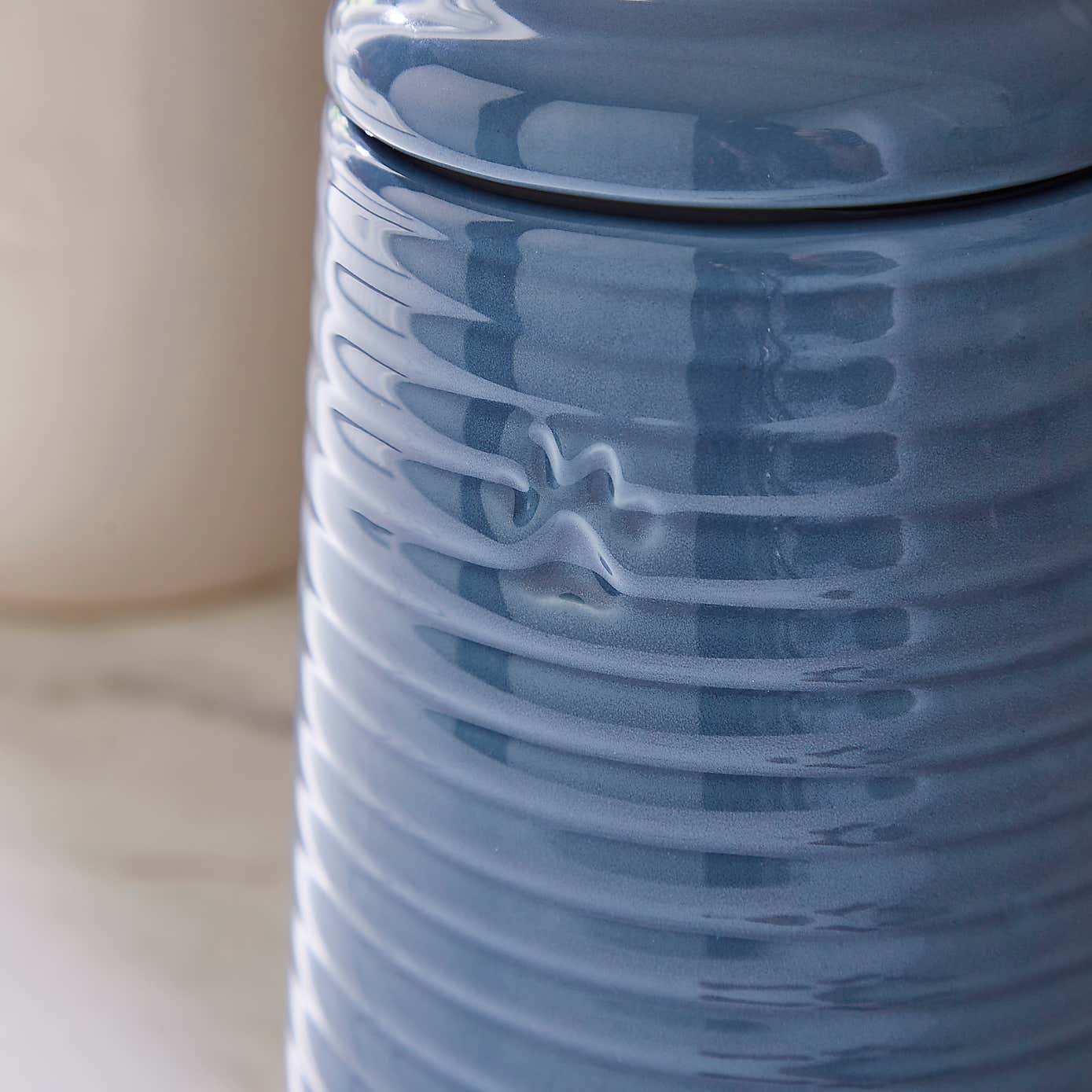 Carousel zoom image position 2 of 3