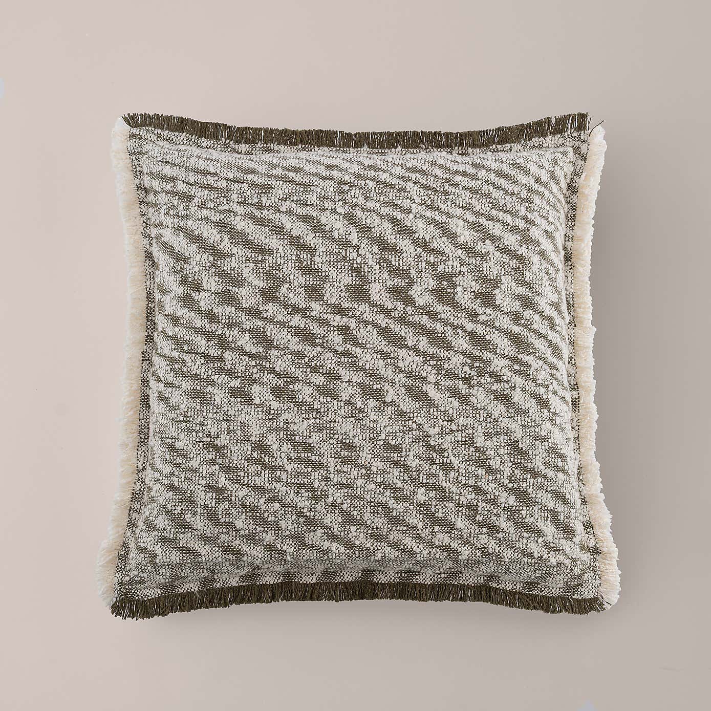 Carousel zoom image position 3 of 4