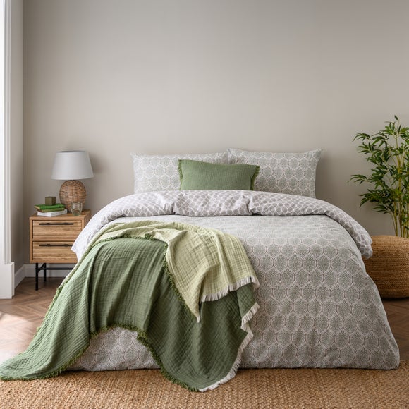 Carousel navigation image position 3 of 4