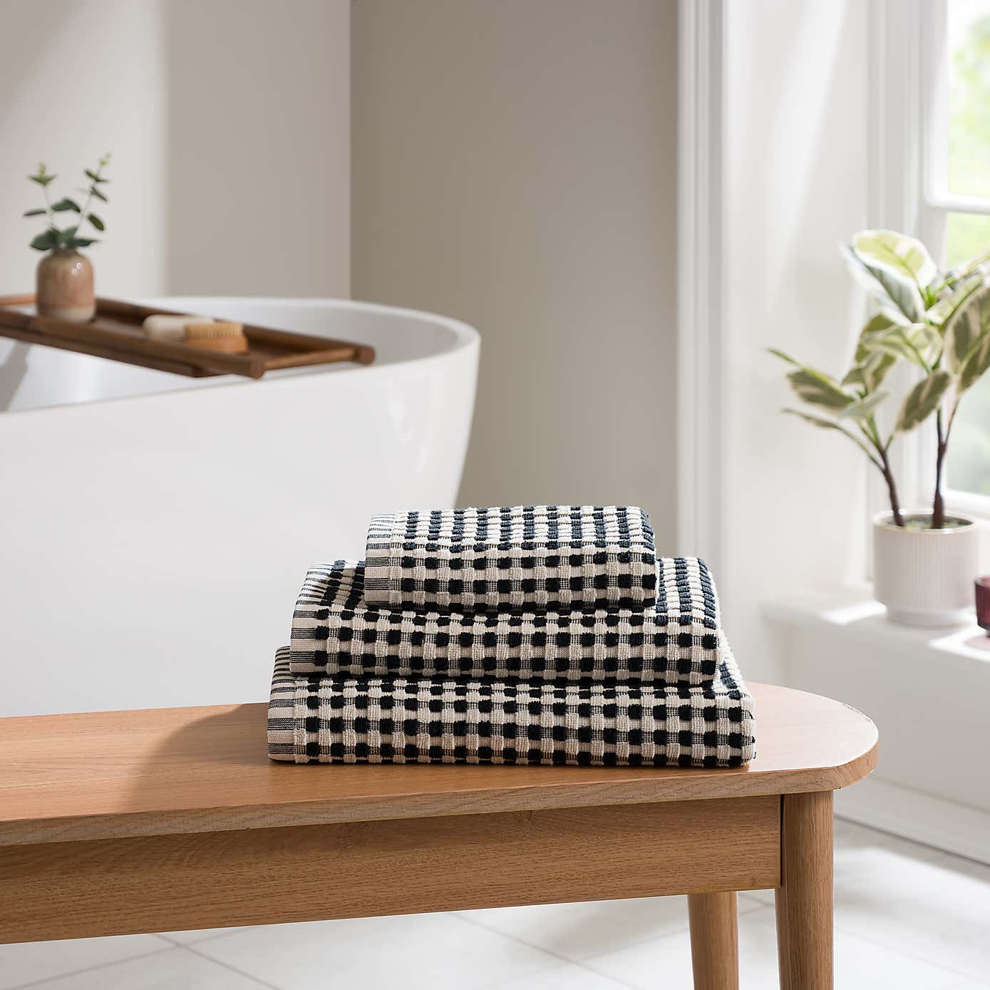 Carousel zoom image position 2 of 6