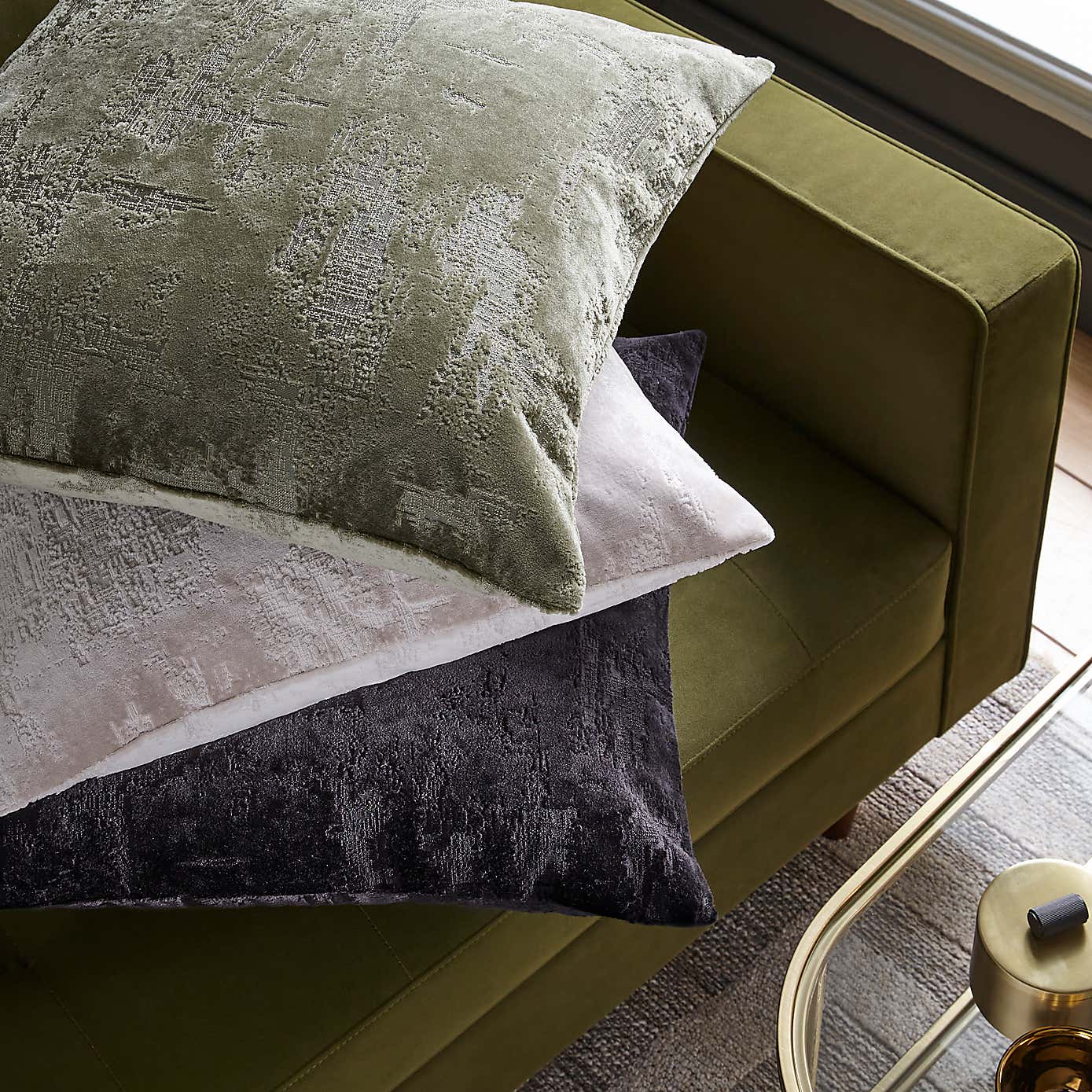 Carousel zoom image position 4 of 4