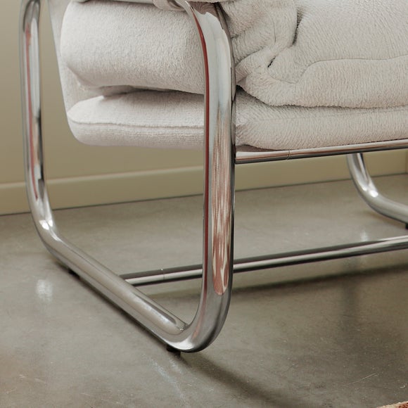 Carousel navigation image position 5 of 9