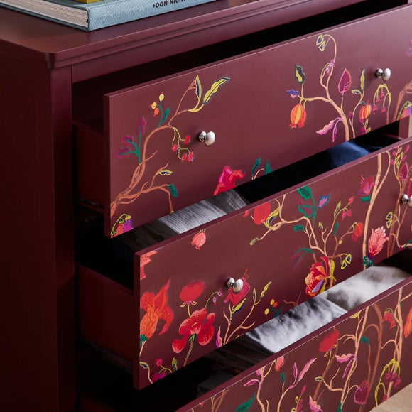 Carousel navigation image position 3 of 7