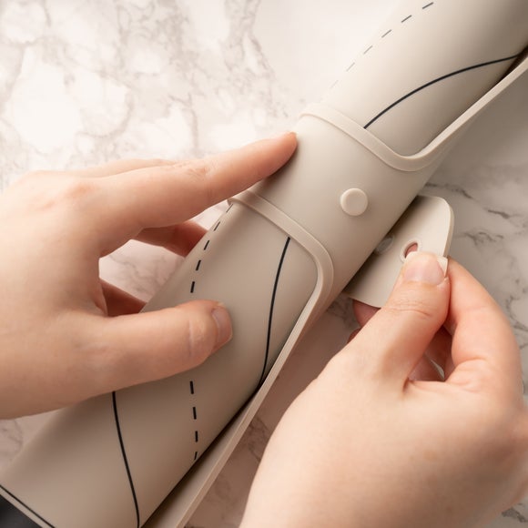 Carousel navigation image position 3 of 6