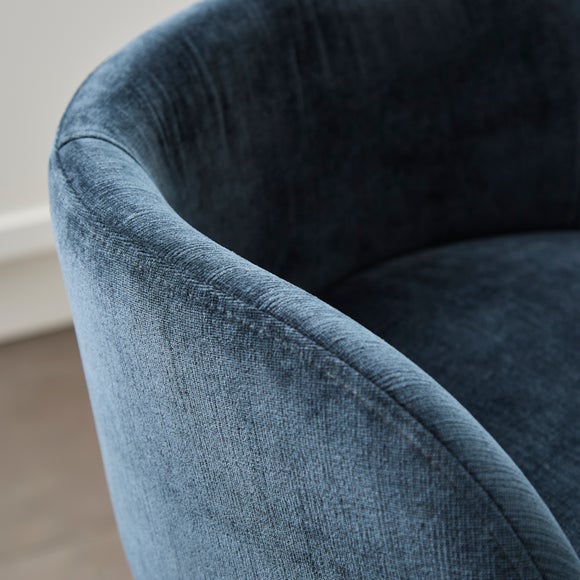 Carousel navigation image position 3 of 7