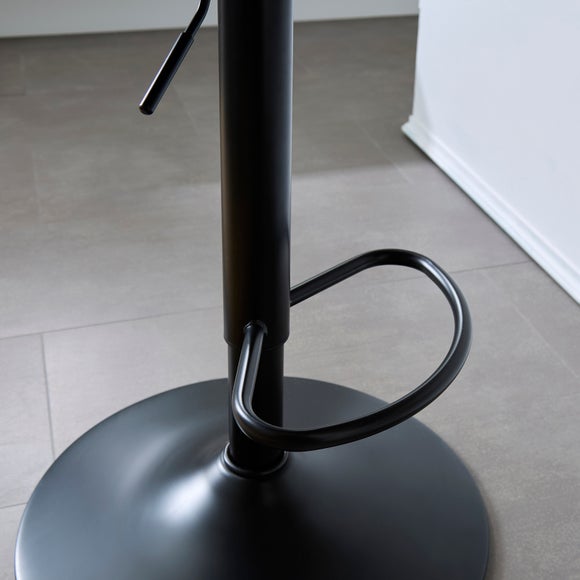 Carousel navigation image position 4 of 7