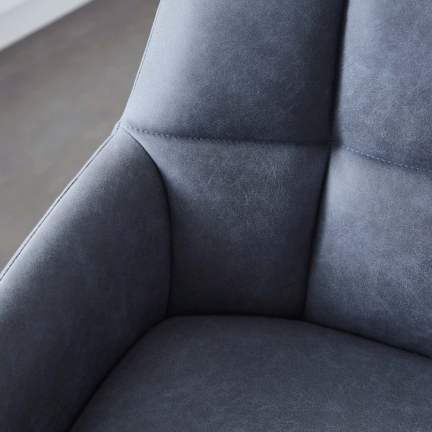 Carousel zoom image position 3 of 7