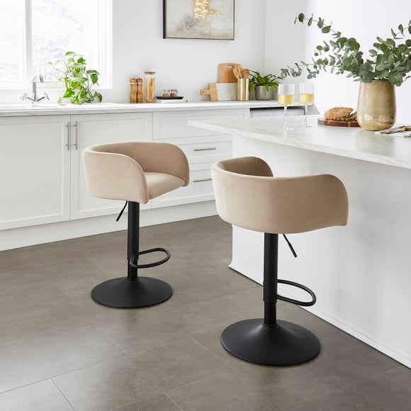 Carousel navigation image position 2 of 7