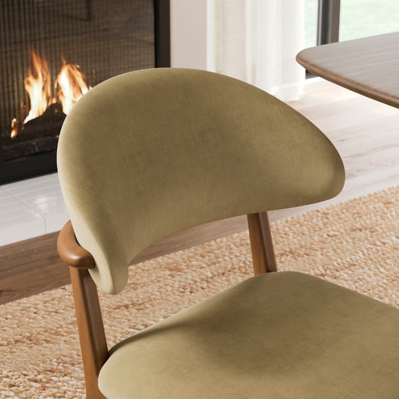 Carousel navigation image position 3 of 8