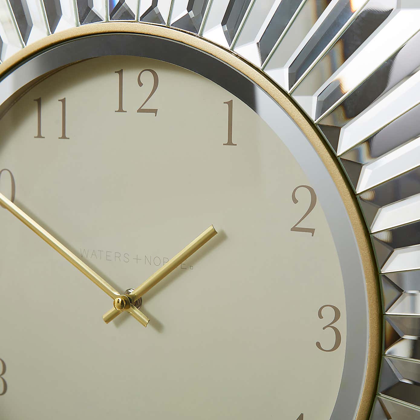 Carousel zoom image position 2 of 3