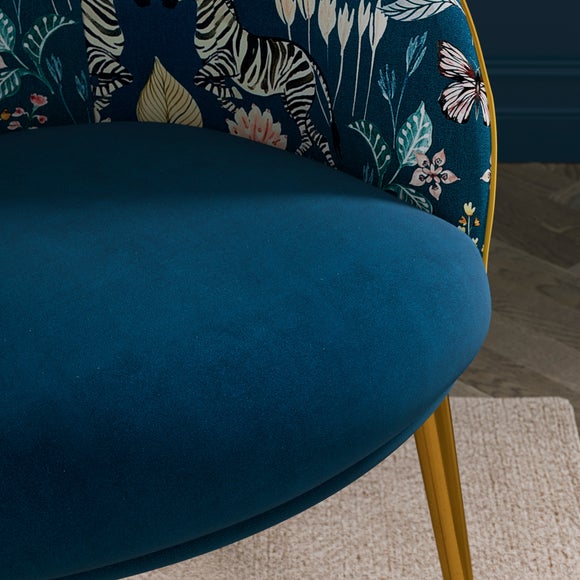 Carousel navigation image position 3 of 8