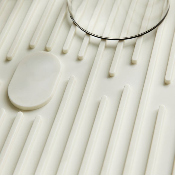 Carousel navigation image position 2 of 3