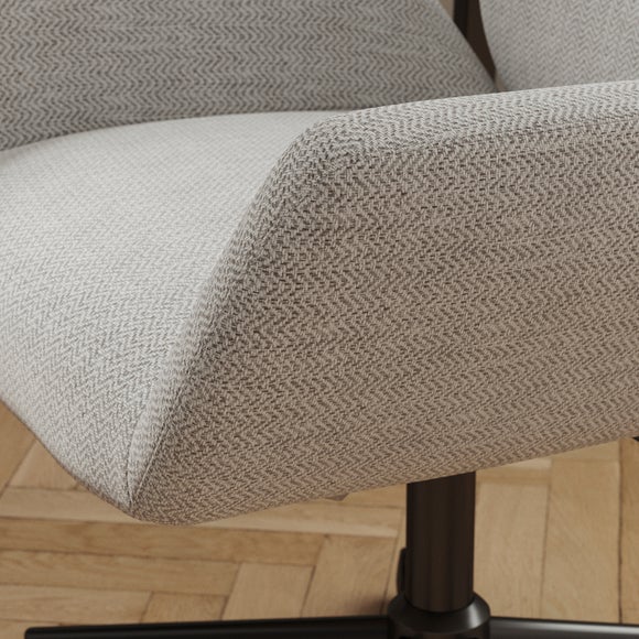 Carousel navigation image position 4 of 7